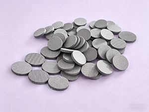 工业安全必备：不锈钢烧结网隔爆片原理、特点与行业应用